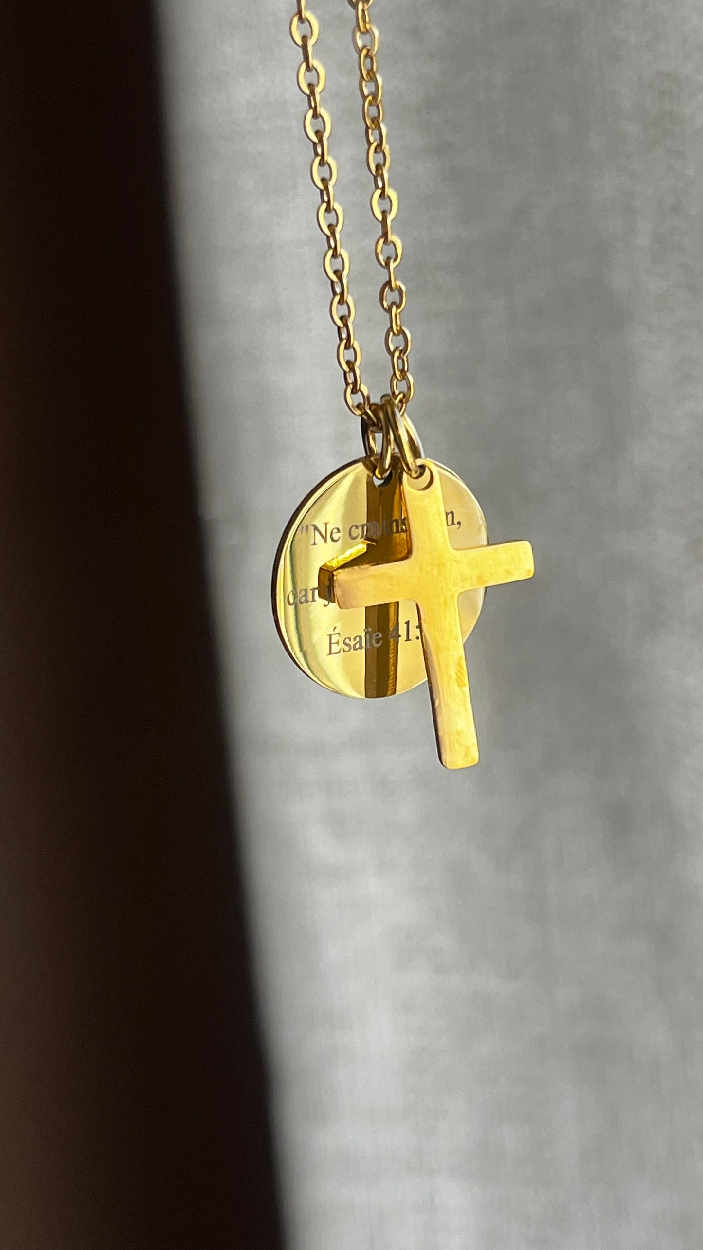 Collier Croix & Médaille (Précommande & Personnalisable)